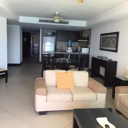 Bay View Grand Marina 1605 Sur Apartment อิกซ์ทาปา ภายนอก รูปภาพ