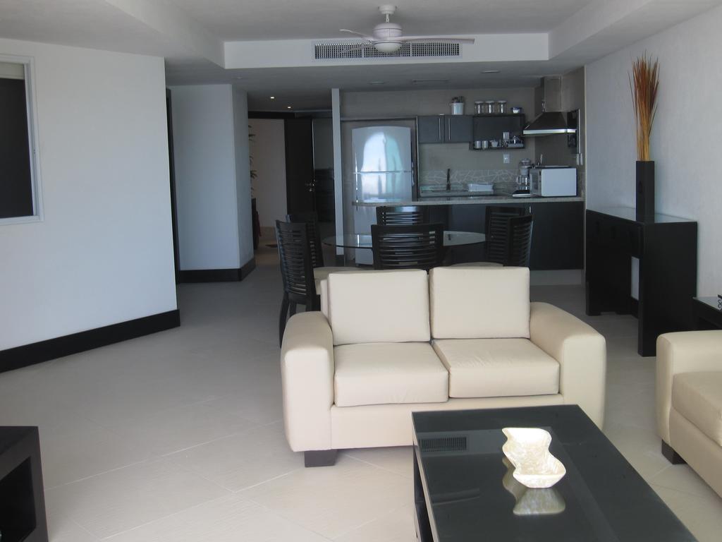Bay View Grand Marina 1605 Sur Apartment อิกซ์ทาปา ภายนอก รูปภาพ